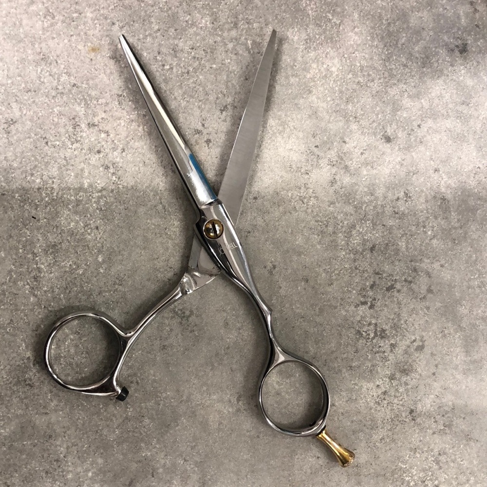 Jowell shears  5.5